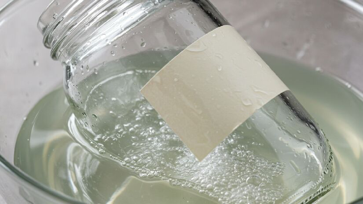 Remover rótulos da maneira errada pode gerar arranhões ou manchas no recipiente