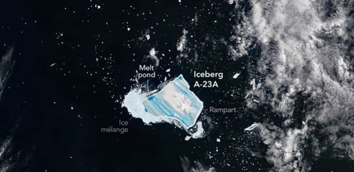 O iceberg, que se tornou uma espécie de 'celebridade' entre cientistas por sua trajetória incomum, hoje deriva no Atlântico Sul, em uma área conhecida como o 'cemitério de icebergs'