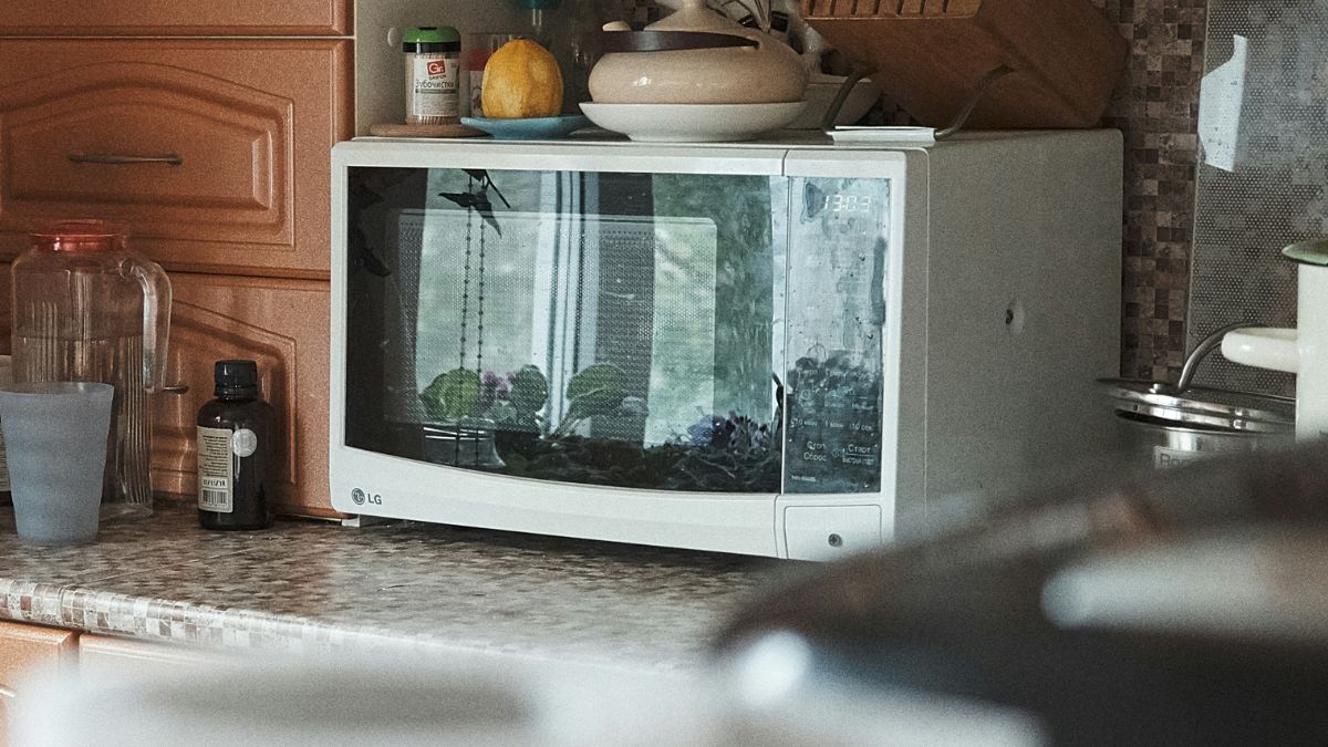 O uso do micro-ondas para aquecer líquidos é um hábito comum, mas pode ser bem periogo