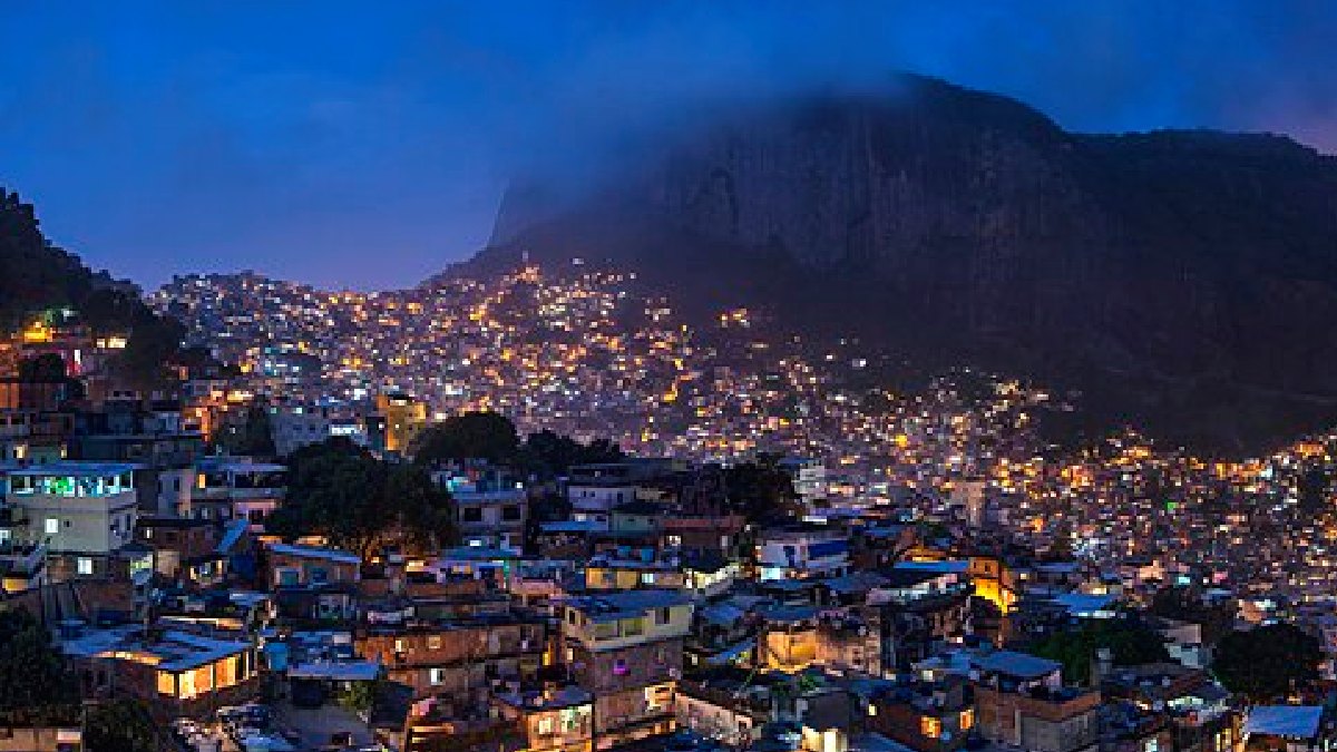 Com mais de 70 mil habitantes, a comunidade se tornou um ponto de vistas na Cidade Maravilhosa