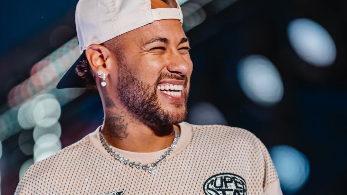 Neymar relatou em entrevistas que seu pai tentou intervir e oferecer auxílio na administração do montante