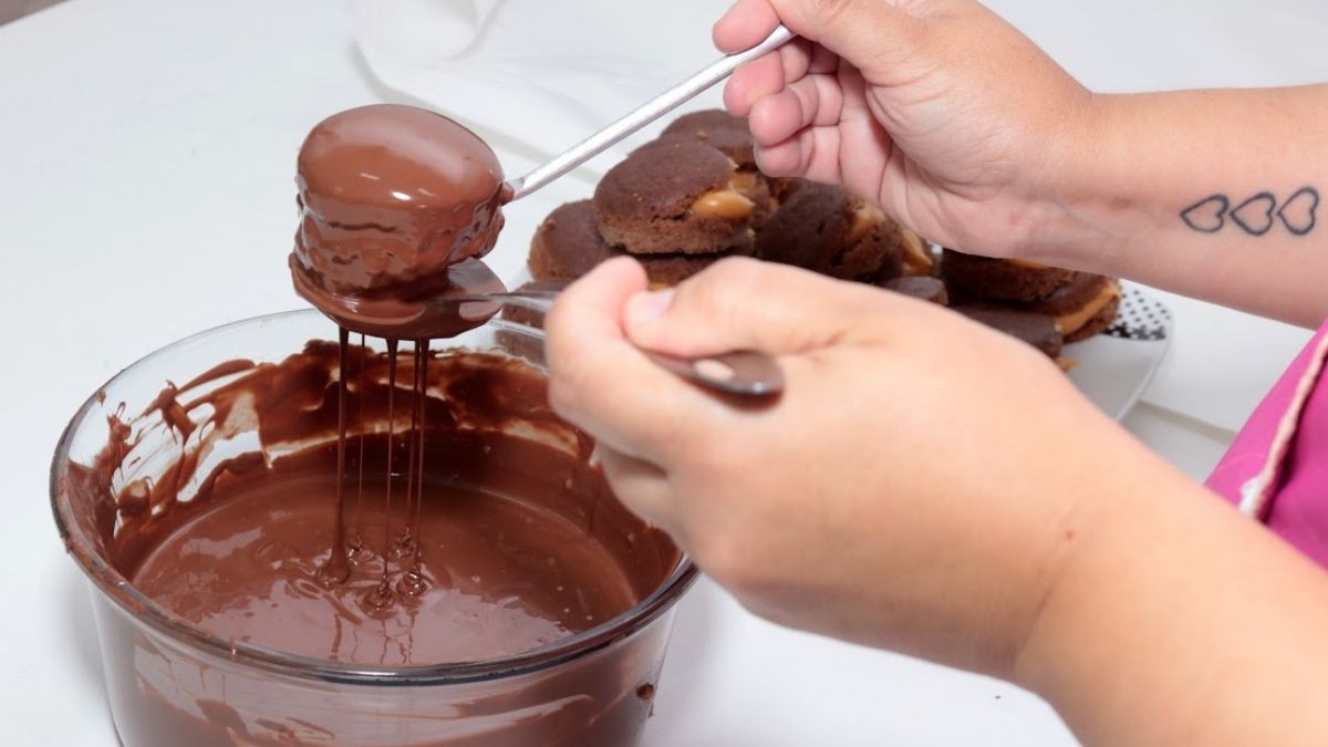 A Padaria Artesanal do Fundo Social de Santos ensinou mulheres a fazer pão de mel