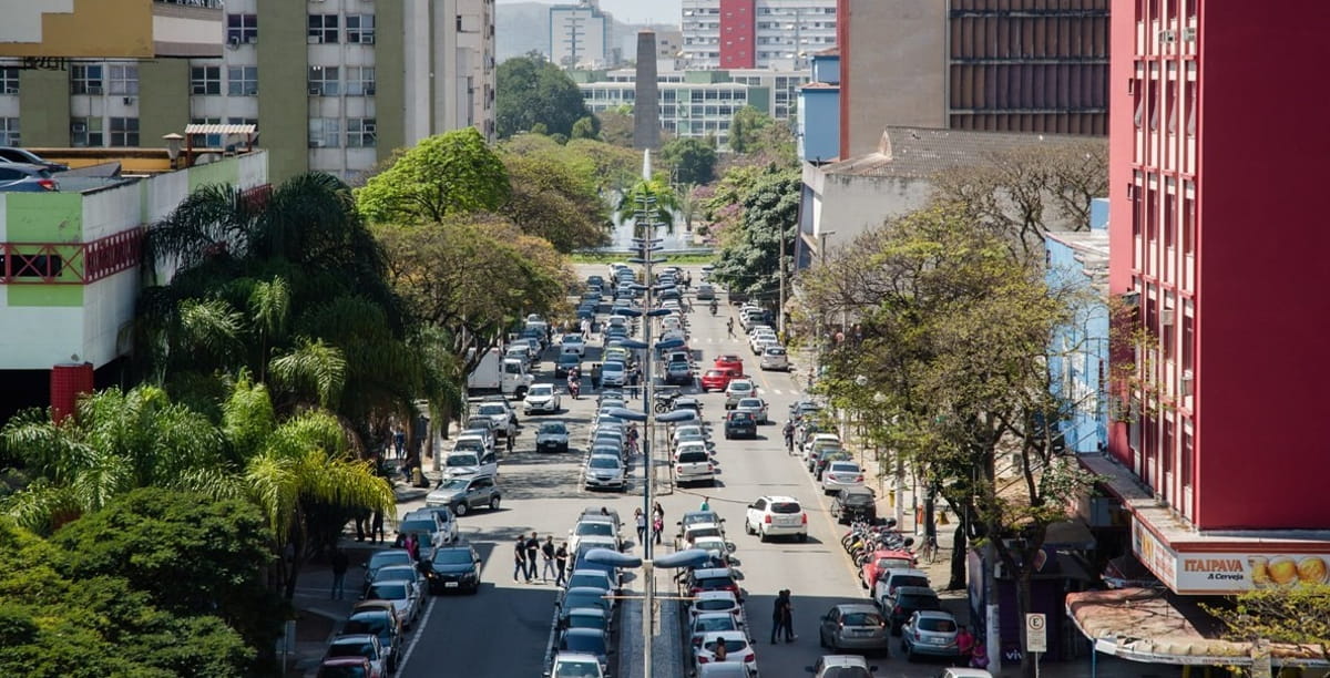 Volta Redonda prova que tradição industrial e modernidade podem caminhar juntas, sendo a escolha perfeita para quem quer crescer profissionalmente sem abrir mão do bem-estar