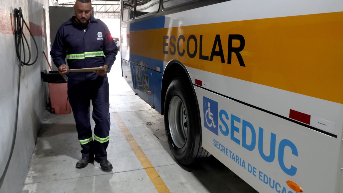 Praia Grande realizou uma vistoria completa nos ônibus escolares da rede municipal