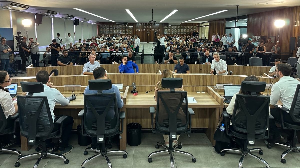 A Câmara de São Vicente recebeu um debate devido aos episódios de falta d'água na Baixada Santista