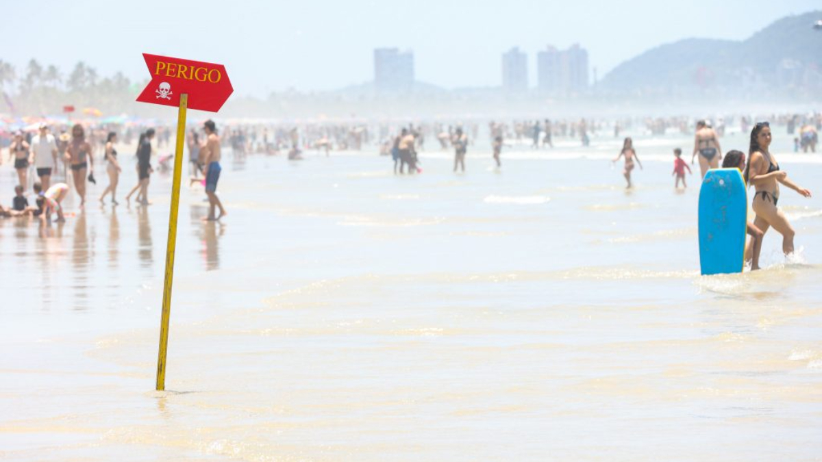 A Secretaria de Segurança Pública reforçou o efetivo com 500 guarda-vidas temporários