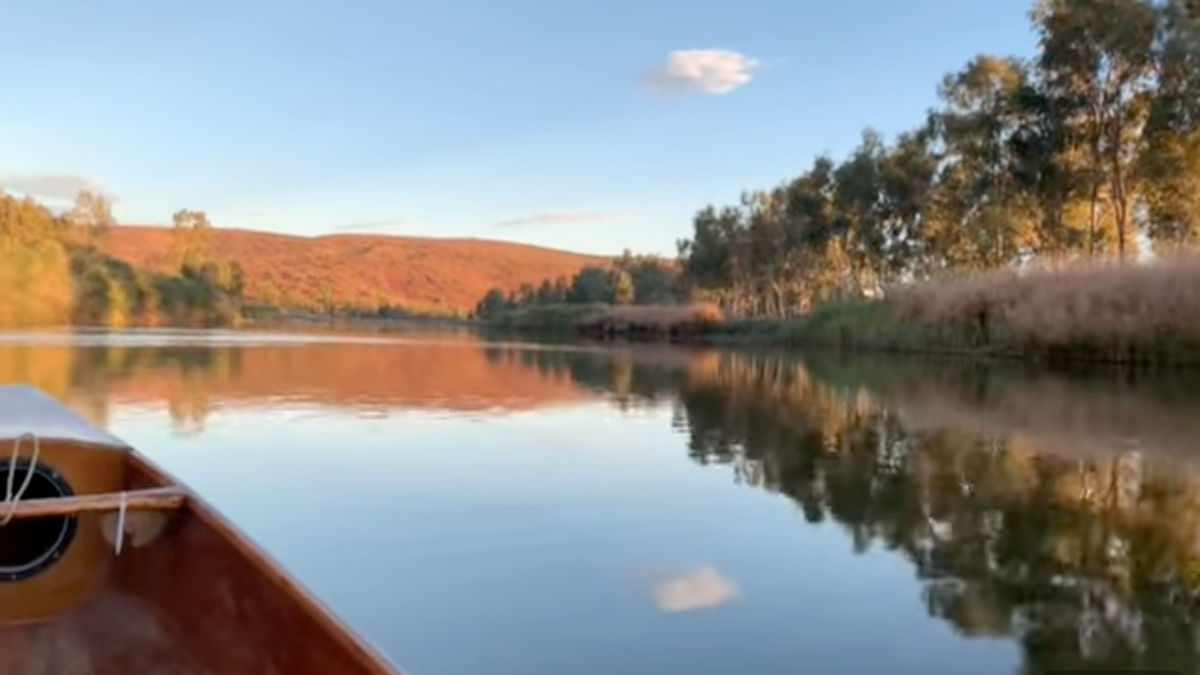 Drenagem transversal, isótopos e montanhas antigas ajudam a explicar o recorde do rio Finke