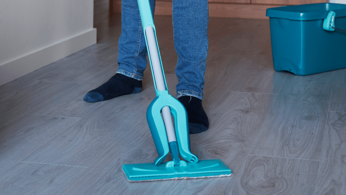 Veja o beneficio de limpar debaixo da cama com vinagre