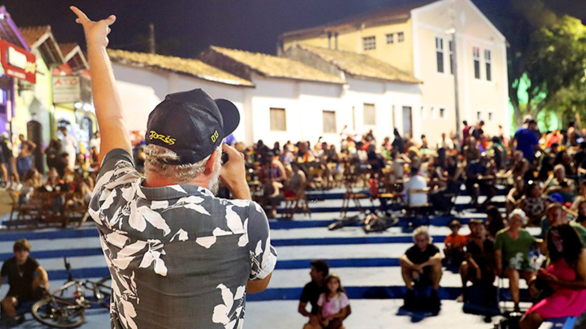 O final de semana também terá muita música com shows nos bairros Centro e Gaivota