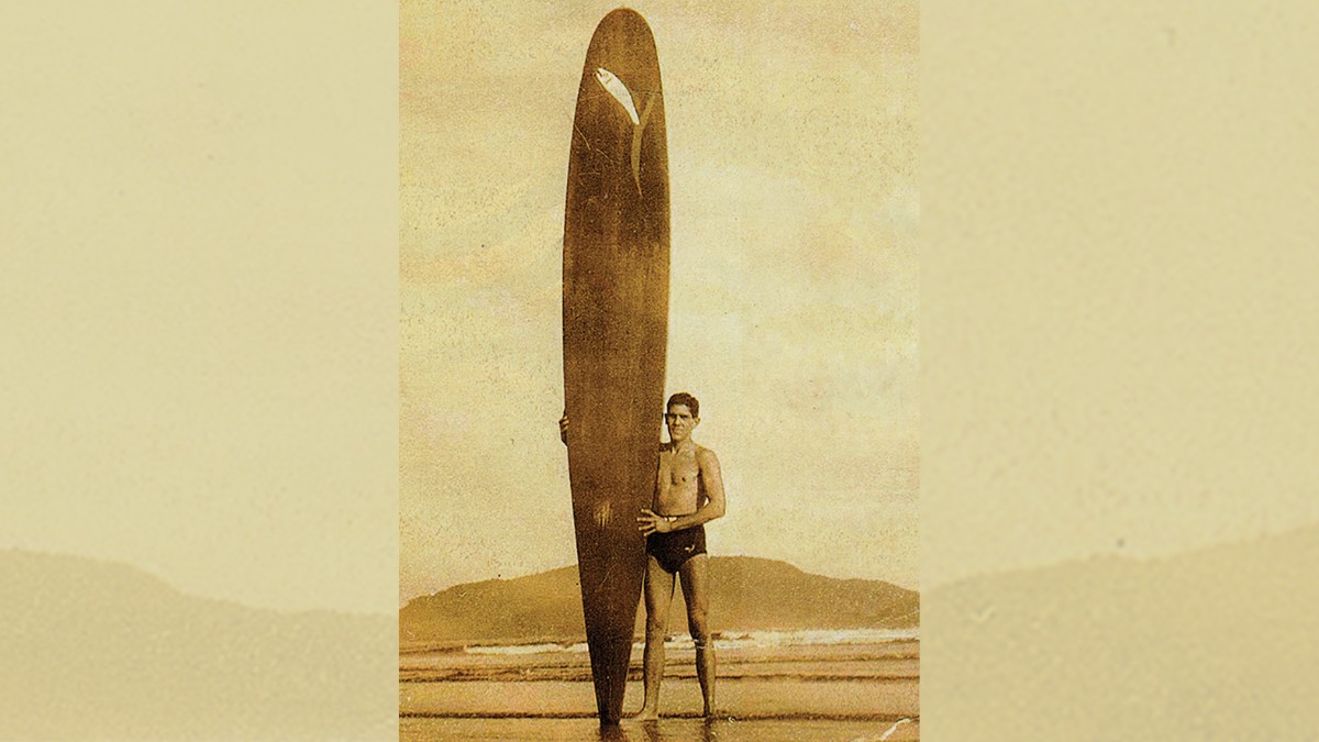 Evento comemora o aniversário da cidade e o legado da primeira escola pública de surf do país com entrega de honraria a dez personalidades do esporte.