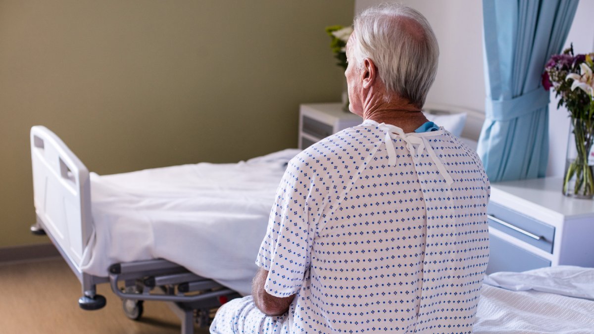 Mesmo em cuidados paliativos, prescrições extensas seguem sendo uma realidade para idosos com câncer avançado