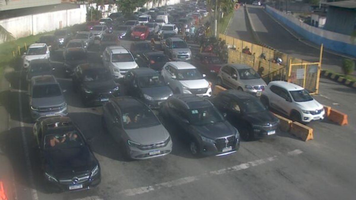 Algumas cidades do litoral estão com tempo de espera de até 60 minutos, no litoral de São Paulo