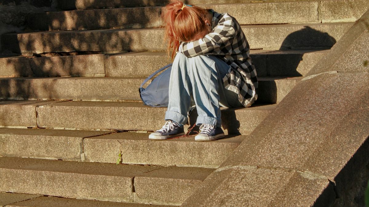 Dados da pesquisa PeNSE, divulgados pelo IBGE, indicam que adolescentes brasileiras relatam mais sofrimento emocional que os meninos