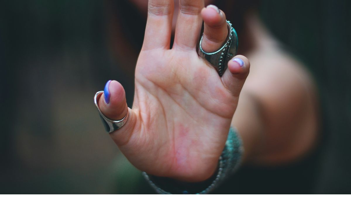 Dados nacionais apontam um recorde preocupante: cerca de 1.518 mulheres foram vítimas de feminicídio no Brasil em 2025, o equivalente a uma média de quatro mortes por dia