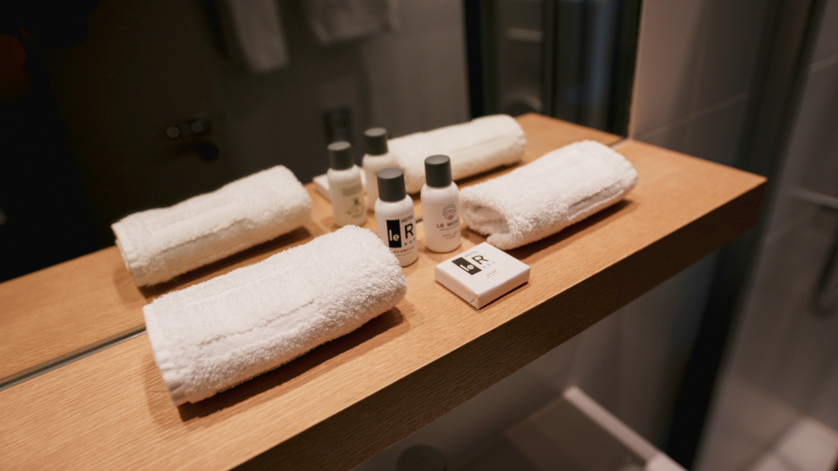 A mudança impacta diretamente itens que se tornaram padrão no setor de turismo e lazer