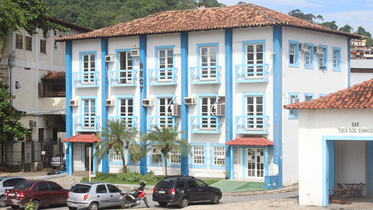 Os servidores cumprirão uma jornada de trabalho de 35 horas semanais em Angra dos Reis