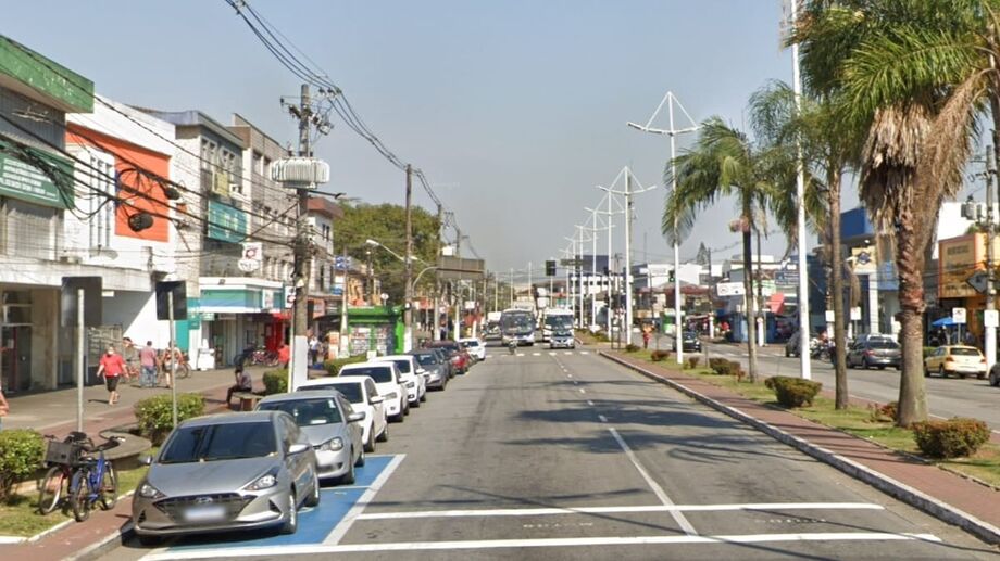 O trabalho tem como objetivo identificar cabos instalados nos postes, promover alinhamento da fiação e também verificar possíveis irregularidades.