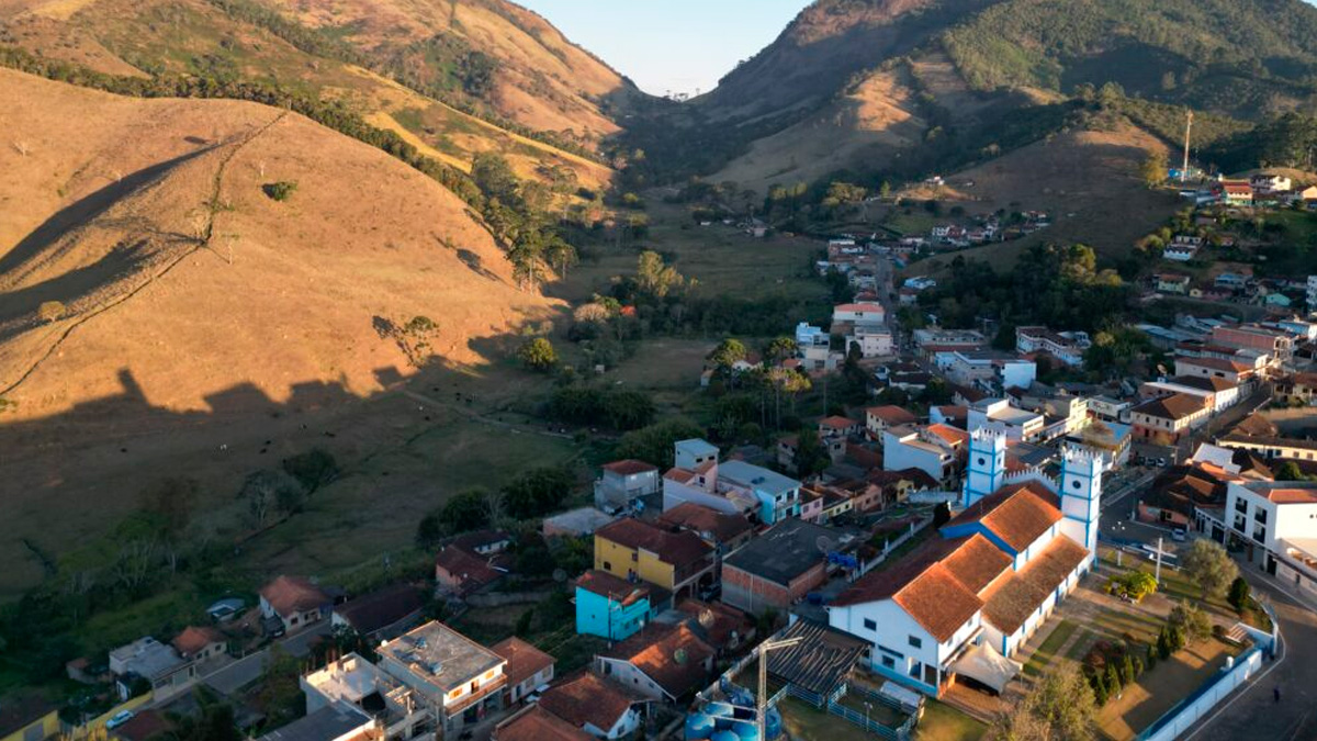 Com pouco mais de 5 mil habitantes, o destino reúne paisagens de montanha, ar puro e aquele clima típico do interior mineiro.