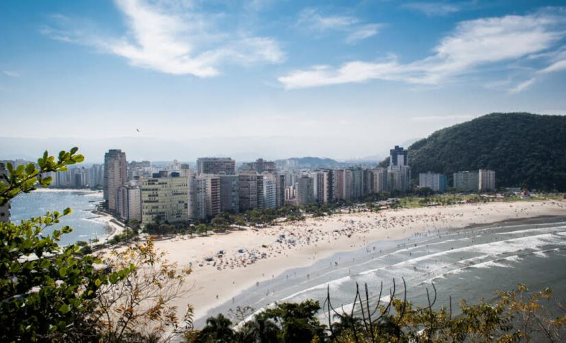 O litoral paulista se torna um exemplo claro de como o turismo molda o mercado imobiliário