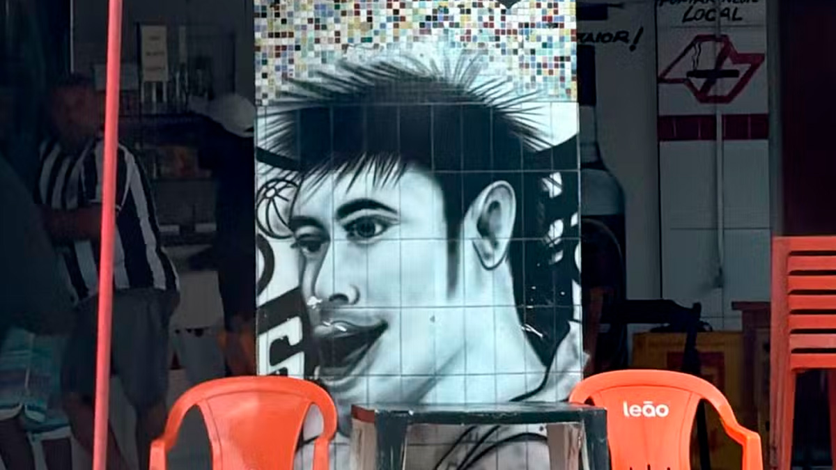 A caricatura do craque estampa a parede do Bar do Santista 2