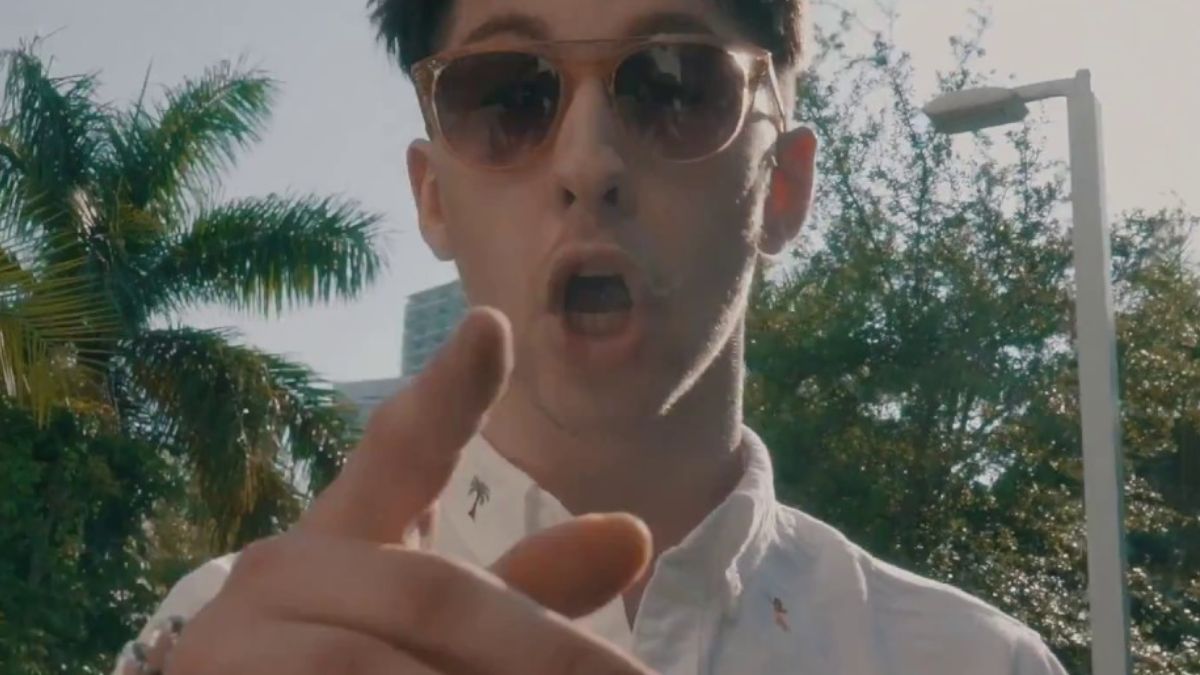 Declyn Lauper, filho da cantora Cyndi Lauper, é acusado de agressão sexual