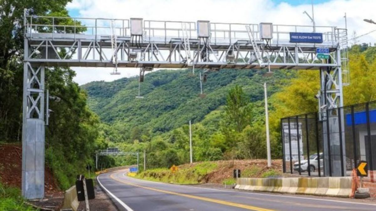 Deputados pediram a suspensão da cobrança do sistema 'free flow' em rodovias do oeste e sudoeste do Paraná