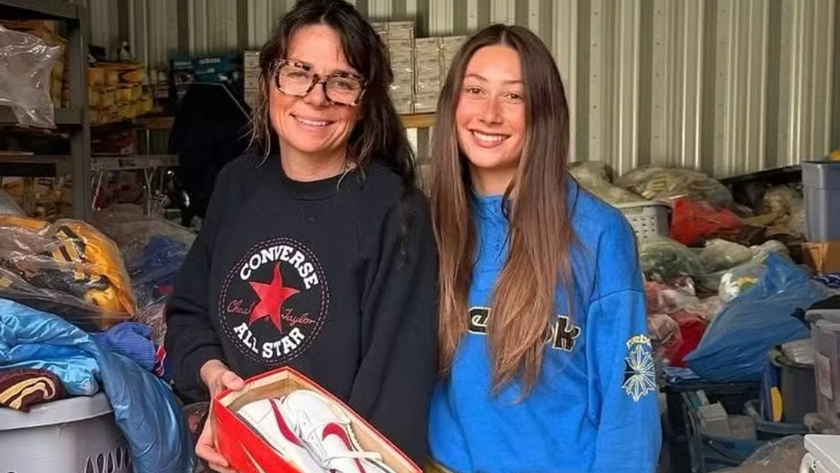 Dentro do depósito estavam milhares de itens que haviam permanecido guardados por décadas