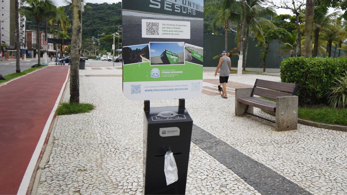 Pontos de grande circulação como o calçadão e o Dog Park receberam os totens