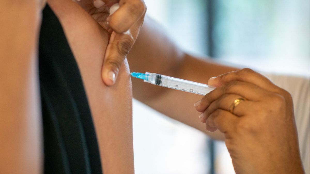 Quem deve se vacinar agora: os critérios da primeira etapa da campanha para idosos, crianças e gestantes paulistas