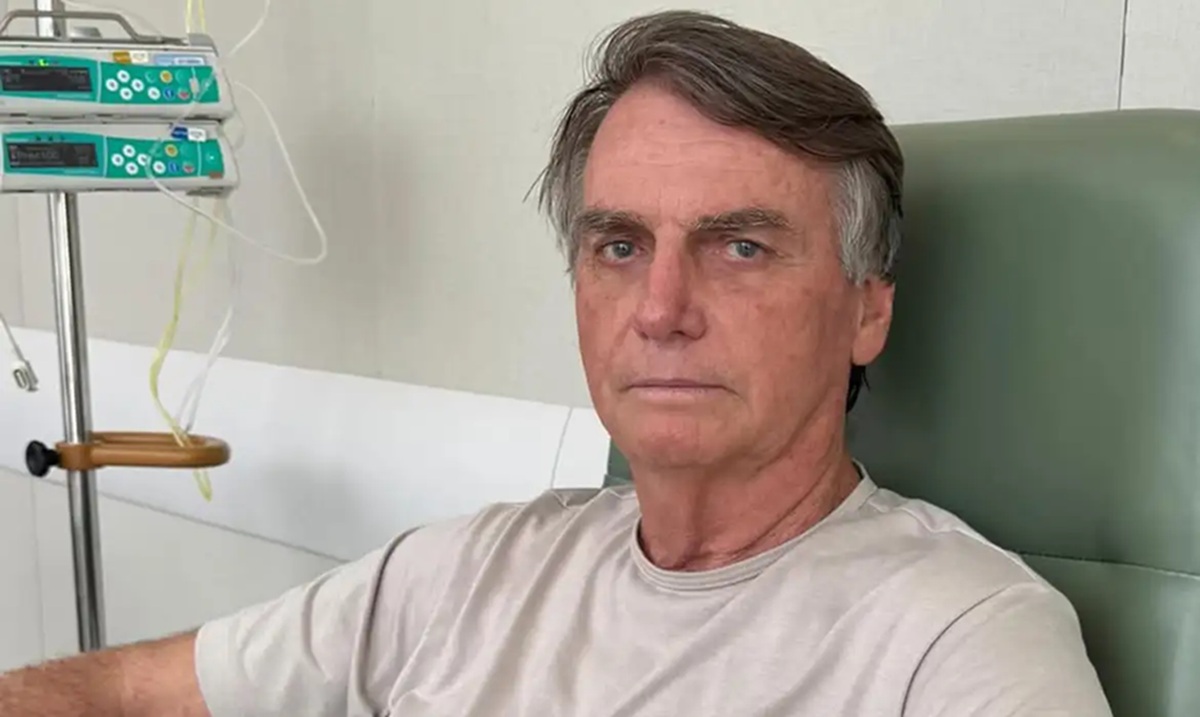 Ex-presidente Jair Bolsonaro foi internado na UTI do Hospital DF Star na tarde desta sexta-feira (13)