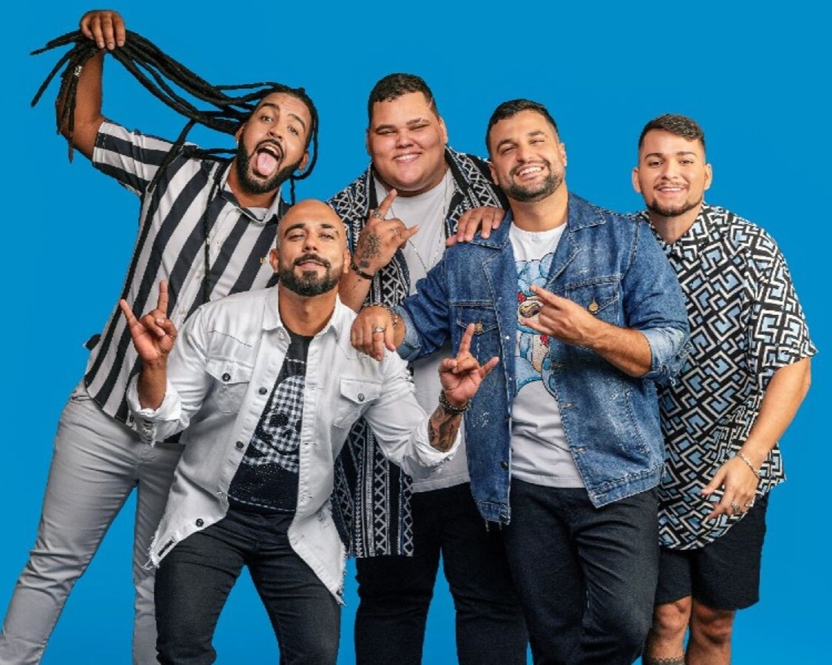 O grupo de pagode Menos É Mais está entre as atrações de aniversário