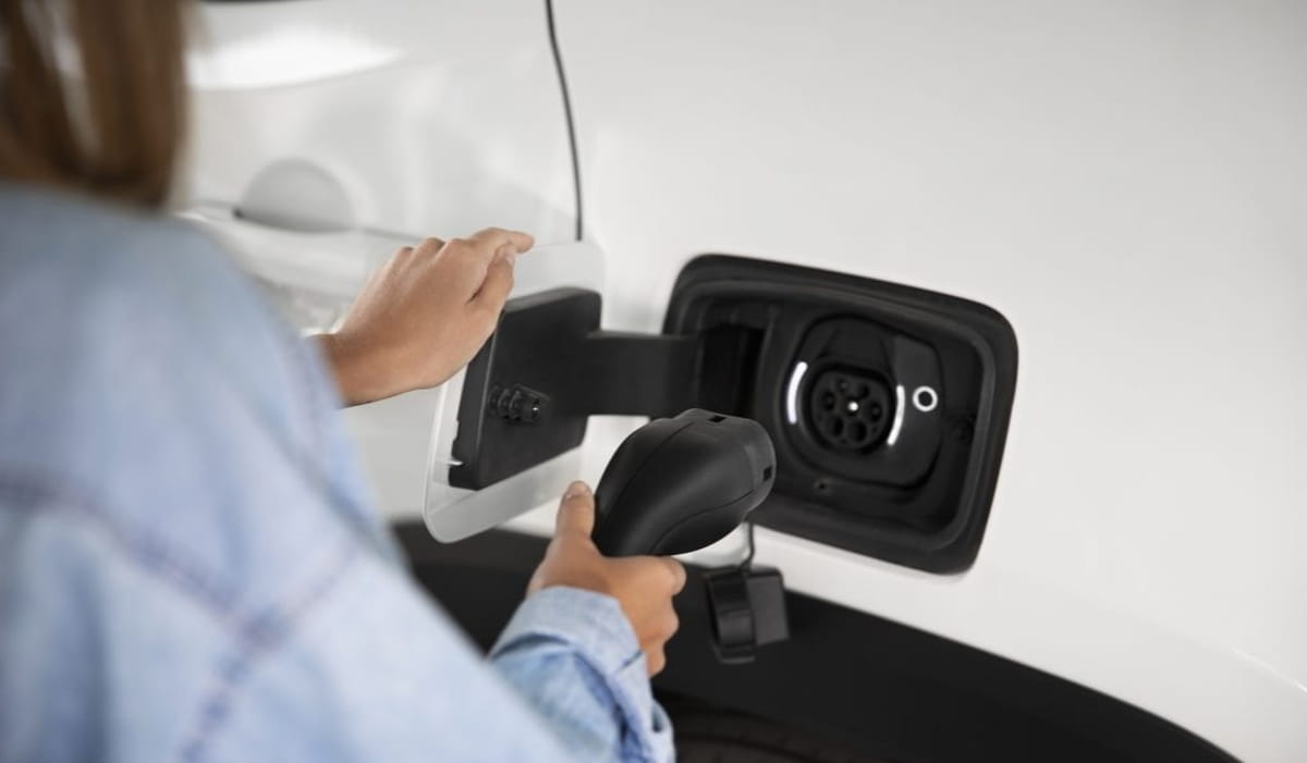 O descumprimento das normas pode gerar multas ao condomínio e problemas com o seguro da edificação em caso de sinistros