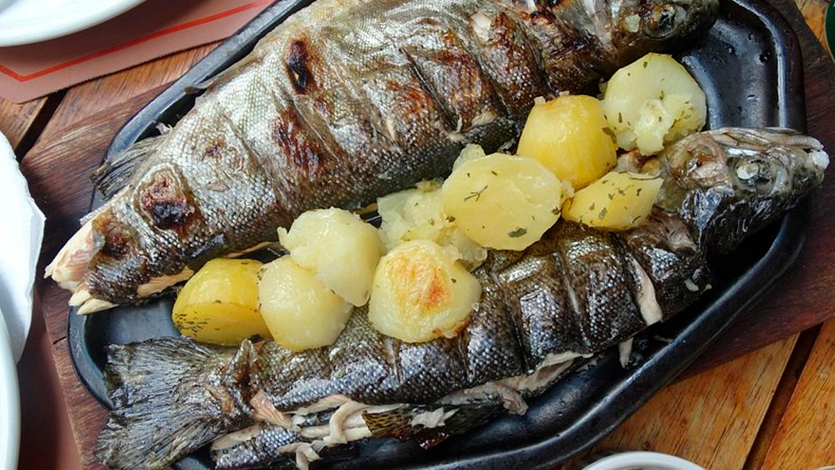 Hoje presente em praticamente todos os restaurantes da cidade, a truta ganhou o título informal de "Capital da Truta", já que o peixe é um dos pratos mais procurados por turistas
