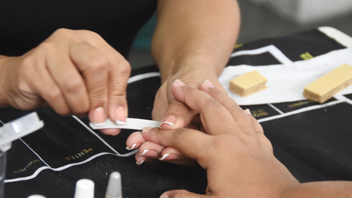 Moradores do bairro Melvi participaram de uma ação social com serviços gratuitos de beleza