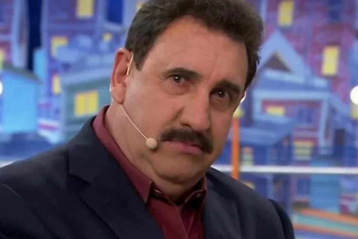 Ratinho afirmou que 'mulher para ser mulher precisa ter útero', mencionando também menstruação e parto