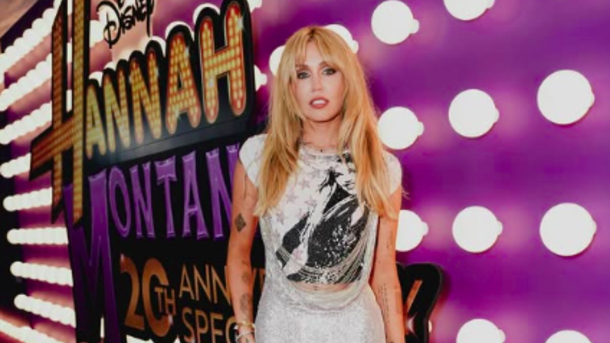 Miley Cyrus volta a ser Hannah Montana em um especial de 20 anos da série