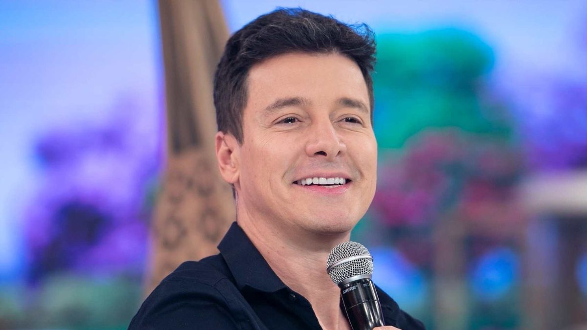 O apresentador Rodrigo Faro assinou contrato com a TV Globo