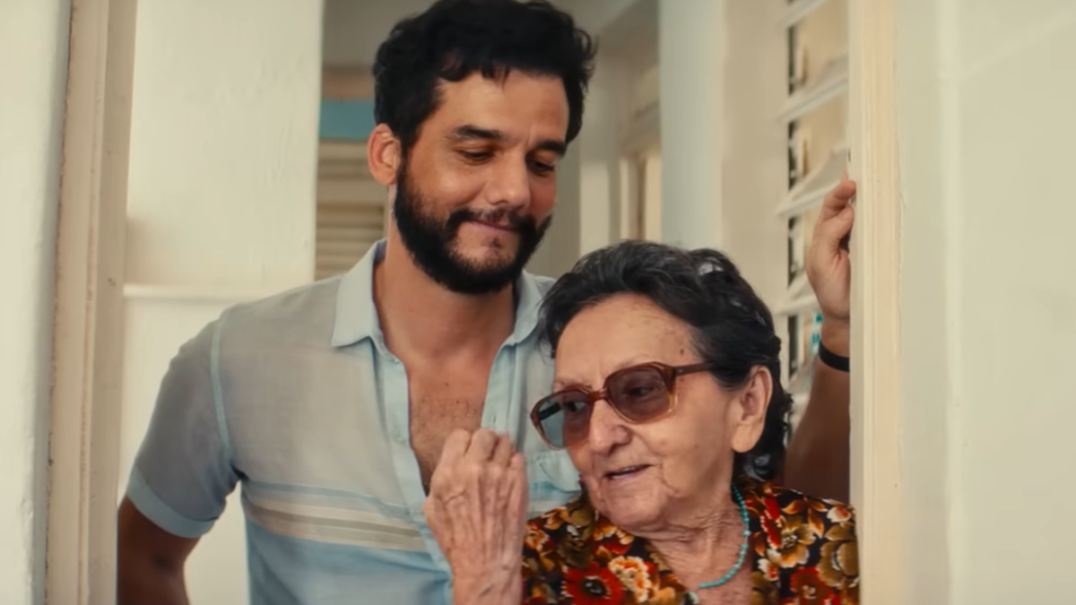 A atuação de Tânia Maria passou a ganhar destaque após as primeiras exibições de O Agente Secreto em Cannes