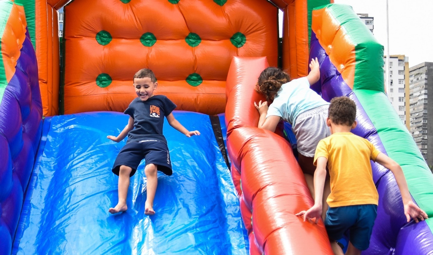 A ação faz parte de um conjunto de políticas públicas que incentivam a ocupação dos espaços urbanos com atividades saudáveis e convivência social