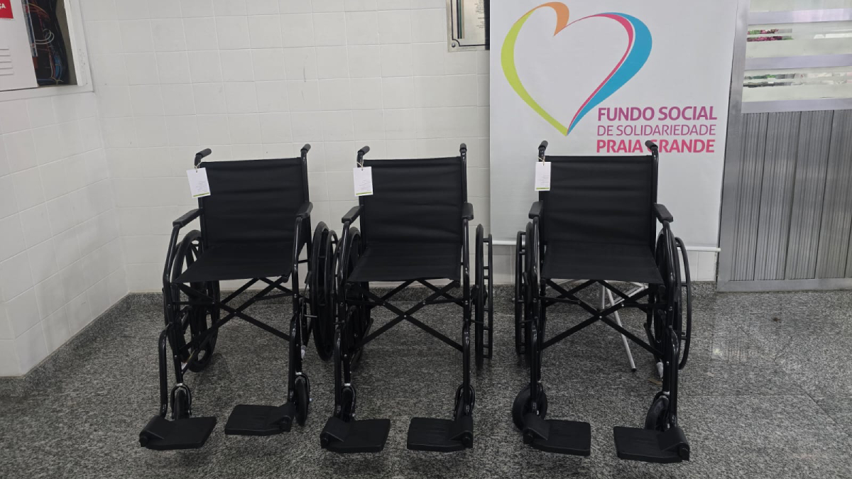 A cada 300 quilos de plástico, uma cadeira de rodas é viabilizada