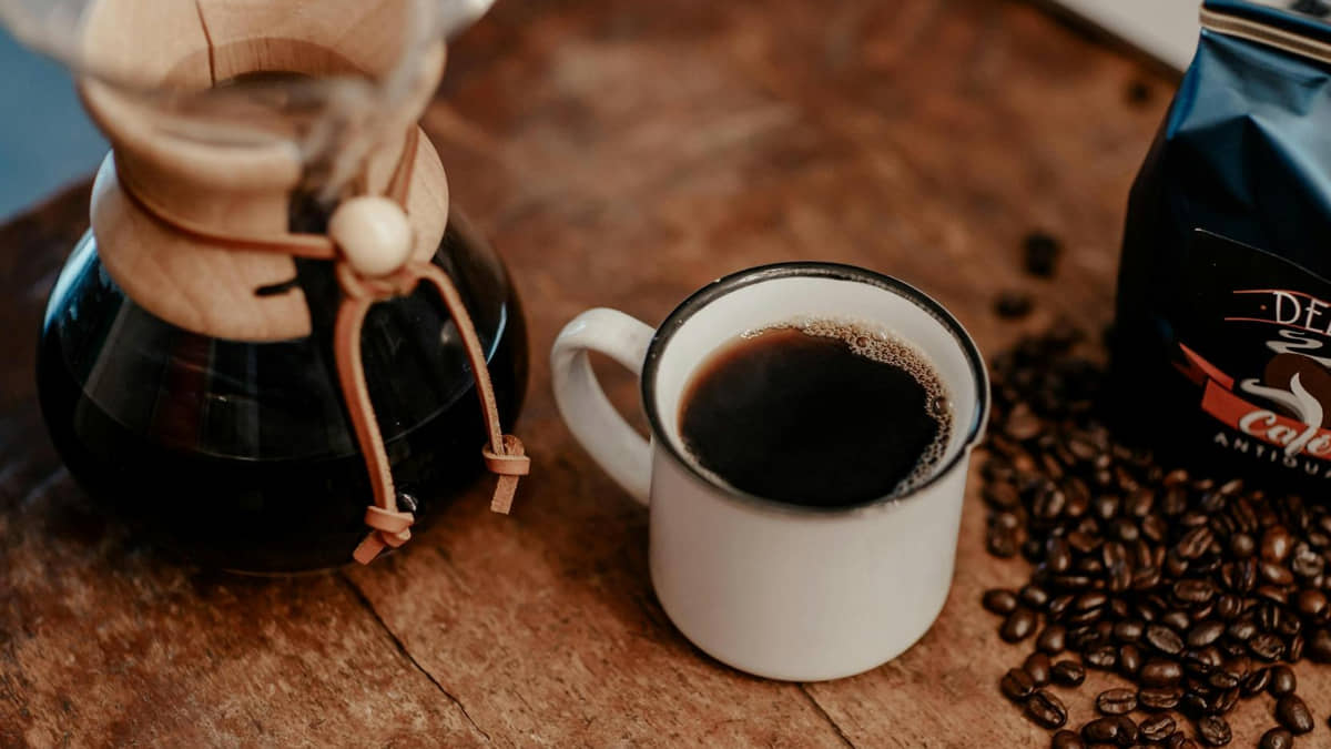 Imagem ilustrativa de um café servido de forma artesanal e puro