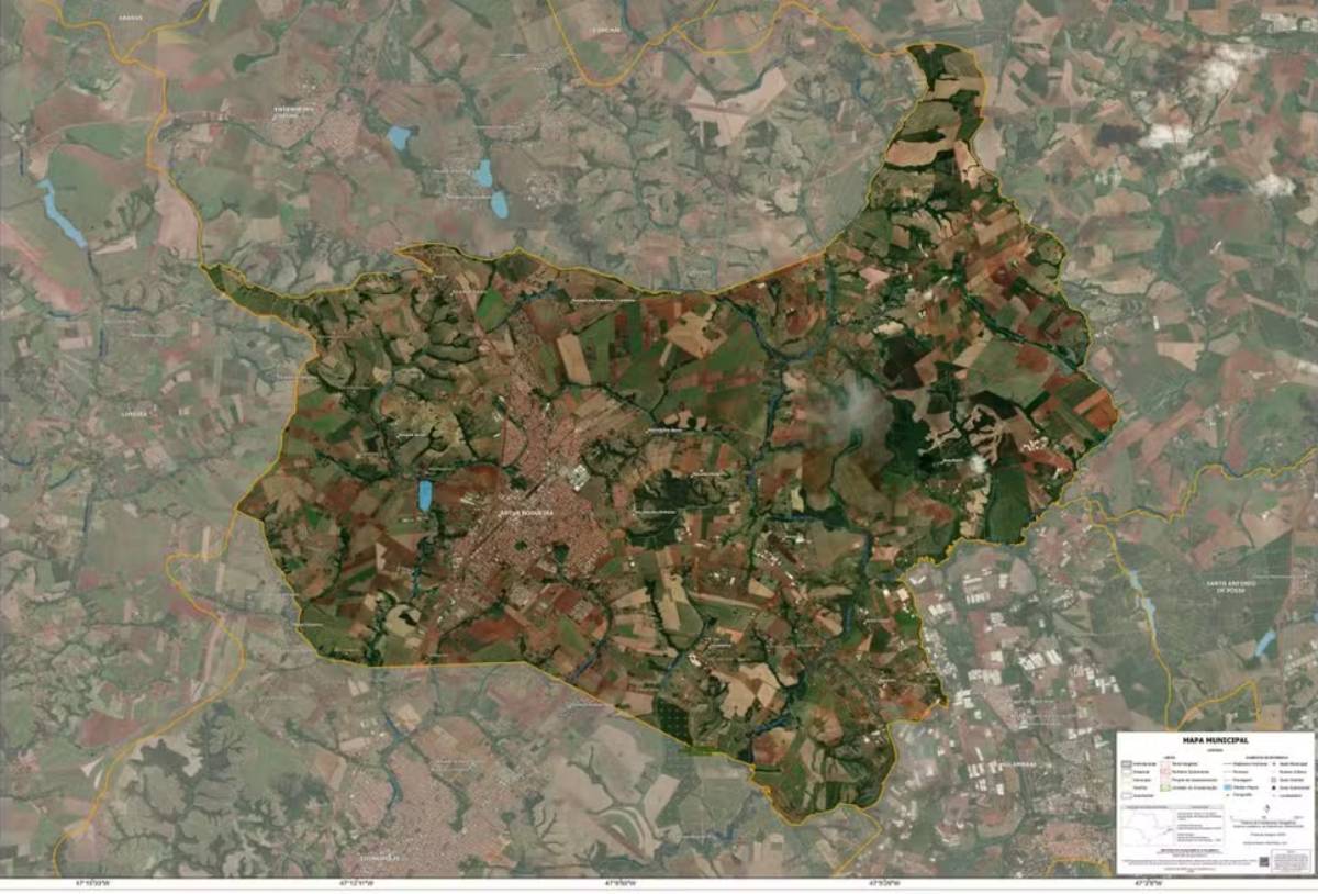 Dessa forma, foram incorporados 3,76 km² valor comparável à área total de Águas de São Pedro