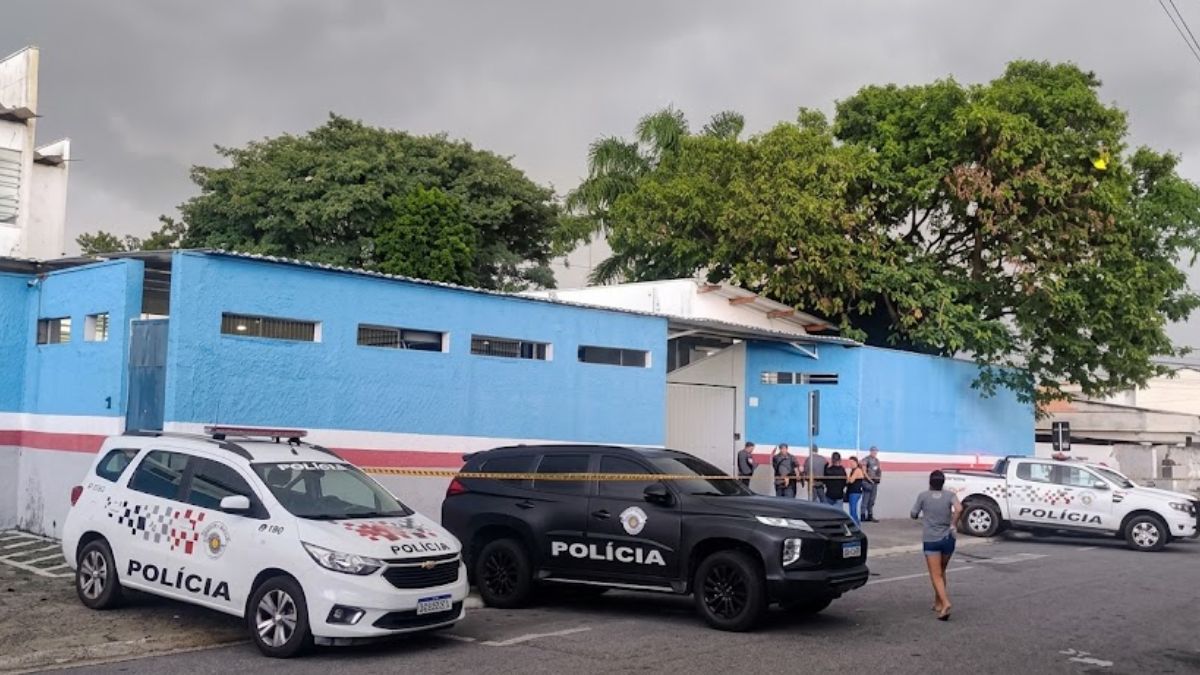 Um ex-aluno de 18 anos feriu uma professora em uma escola de Suzano