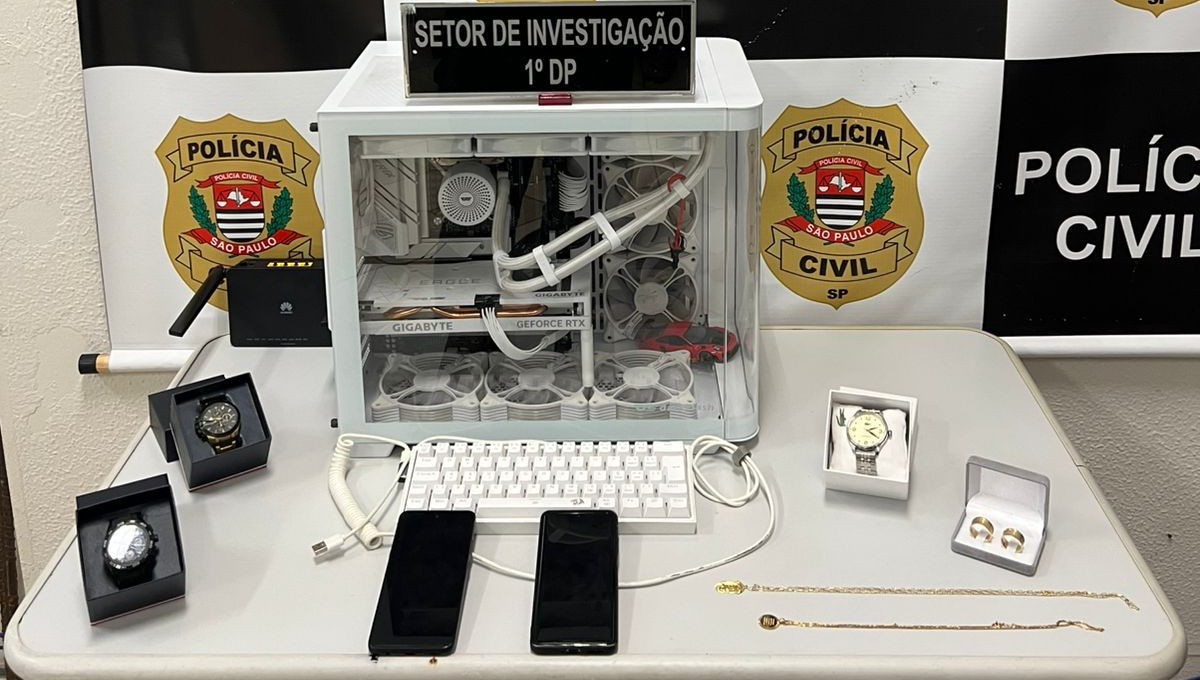 Celulares, computadores e jóias apreendidas em Guarujá