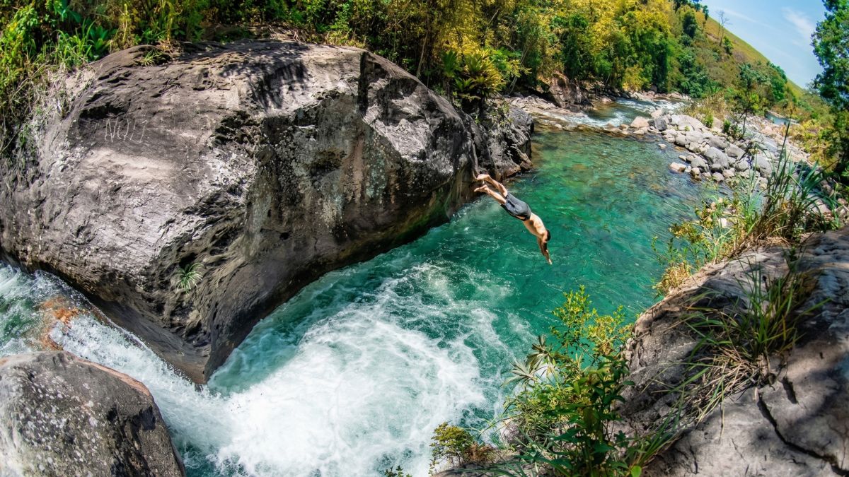 A pouca distância dos grandes centros e do asfalto, Lavrinhas funciona como um refúgio imediato