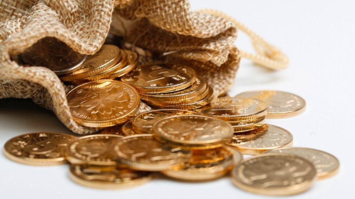 Entre os objetos resgatados estão anéis de ouro, brincos de prata e uma placa de chumbo com representação de Buda, peças que podem reformular a compreensão da arte budista da região