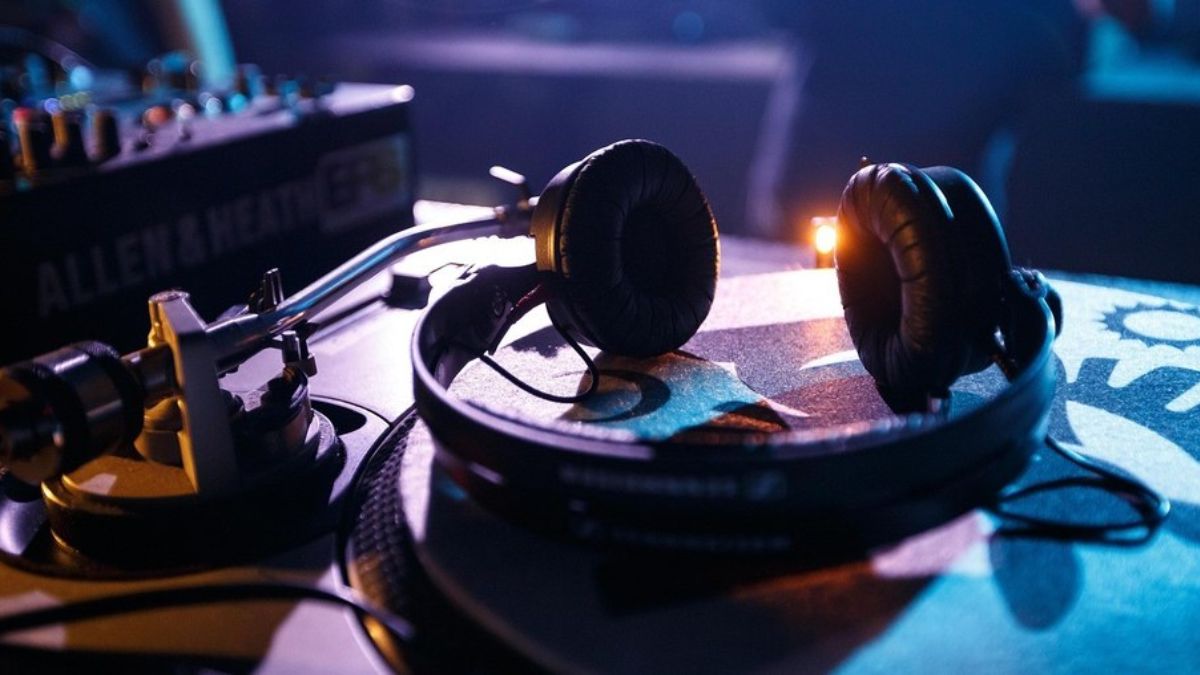 Mongaguá vai ficalizar poluição sonora e irregularidades no funcionamento de comércios