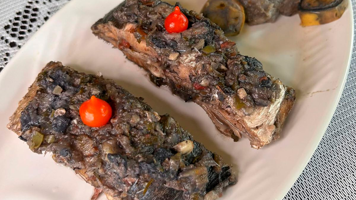 Já o peixe azul-marinho tem raízes muito mais profundas