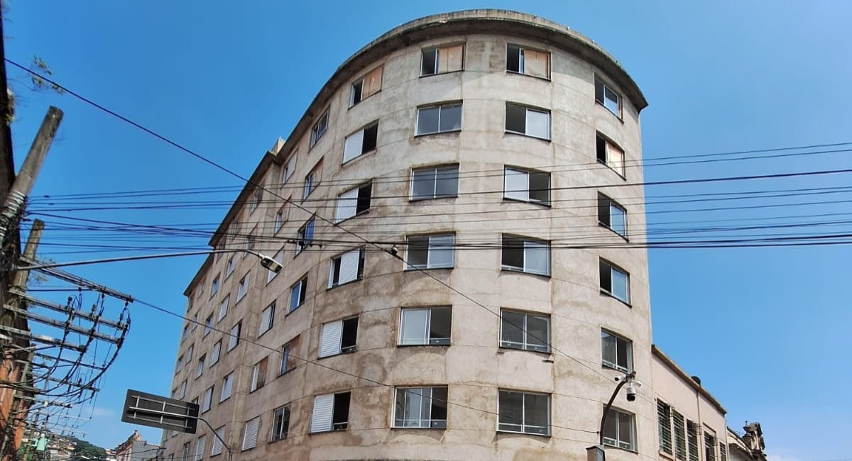 O rooftop integra o projeto Santos AD Retrofit, que prevê a transformação de um prédio antigo em um conjunto habitacional moderno