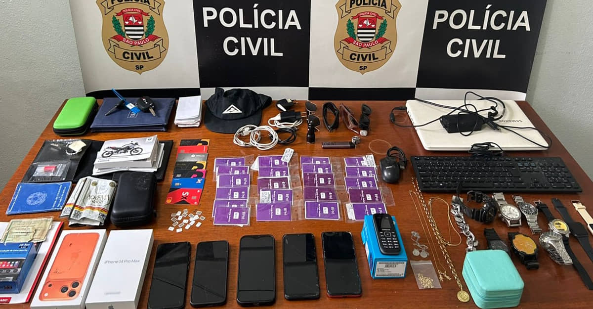 Objetos apreendidos na operação no Morro do Marapé, em Santos